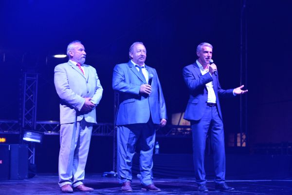 Trwa �adowanie zdj�cia...