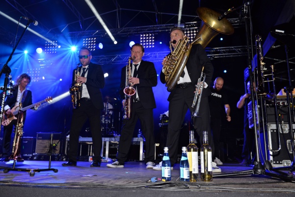 Trwa �adowanie zdj�cia...