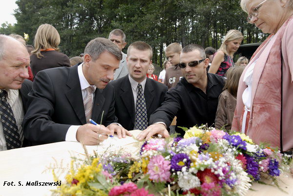 Trwa �adowanie zdj�cia...