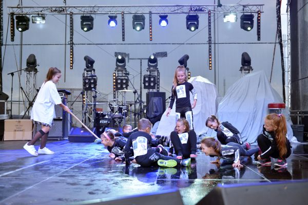 Trwa �adowanie zdj�cia...