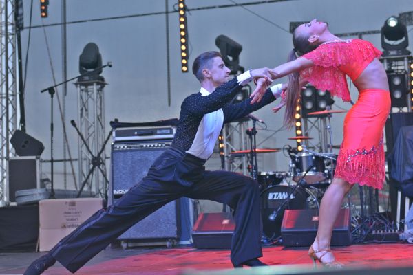 Trwa �adowanie zdj�cia...