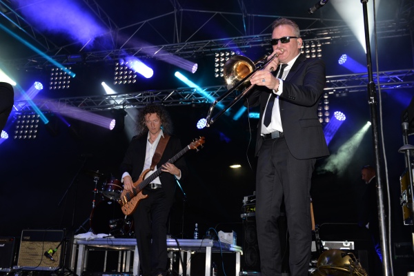 Trwa �adowanie zdj�cia...