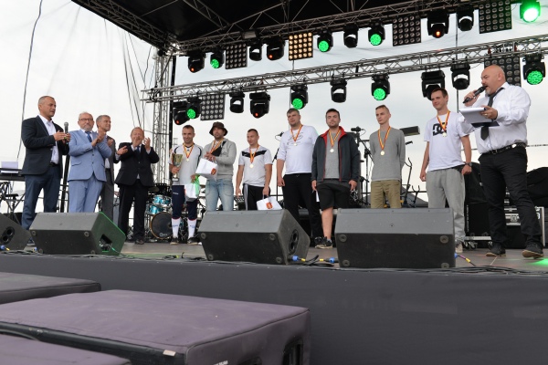 Trwa �adowanie zdj�cia...