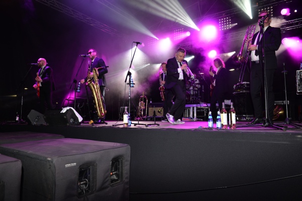 Trwa �adowanie zdj�cia...