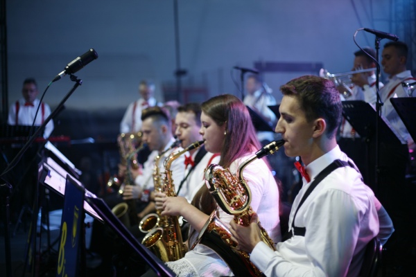 Trwa �adowanie zdj�cia...