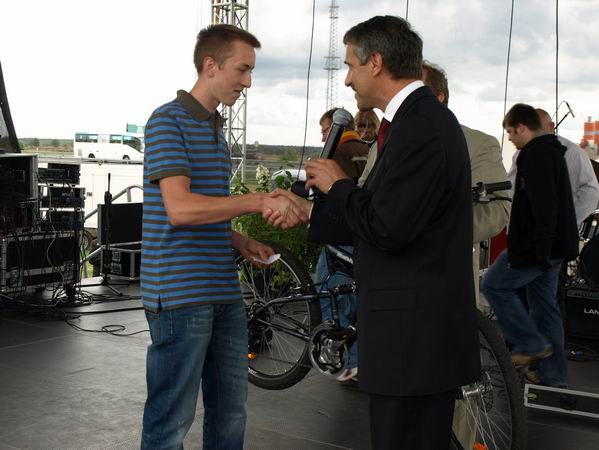 Trwa �adowanie zdj�cia...